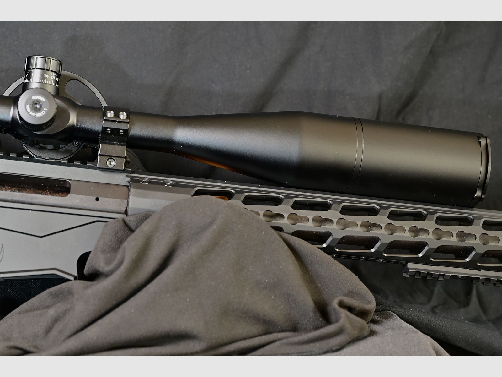 Ruger Precision Rifle .308 Winchester, canna da 24" con ottica Hawke Sidewinder 30 SF 8-32x56