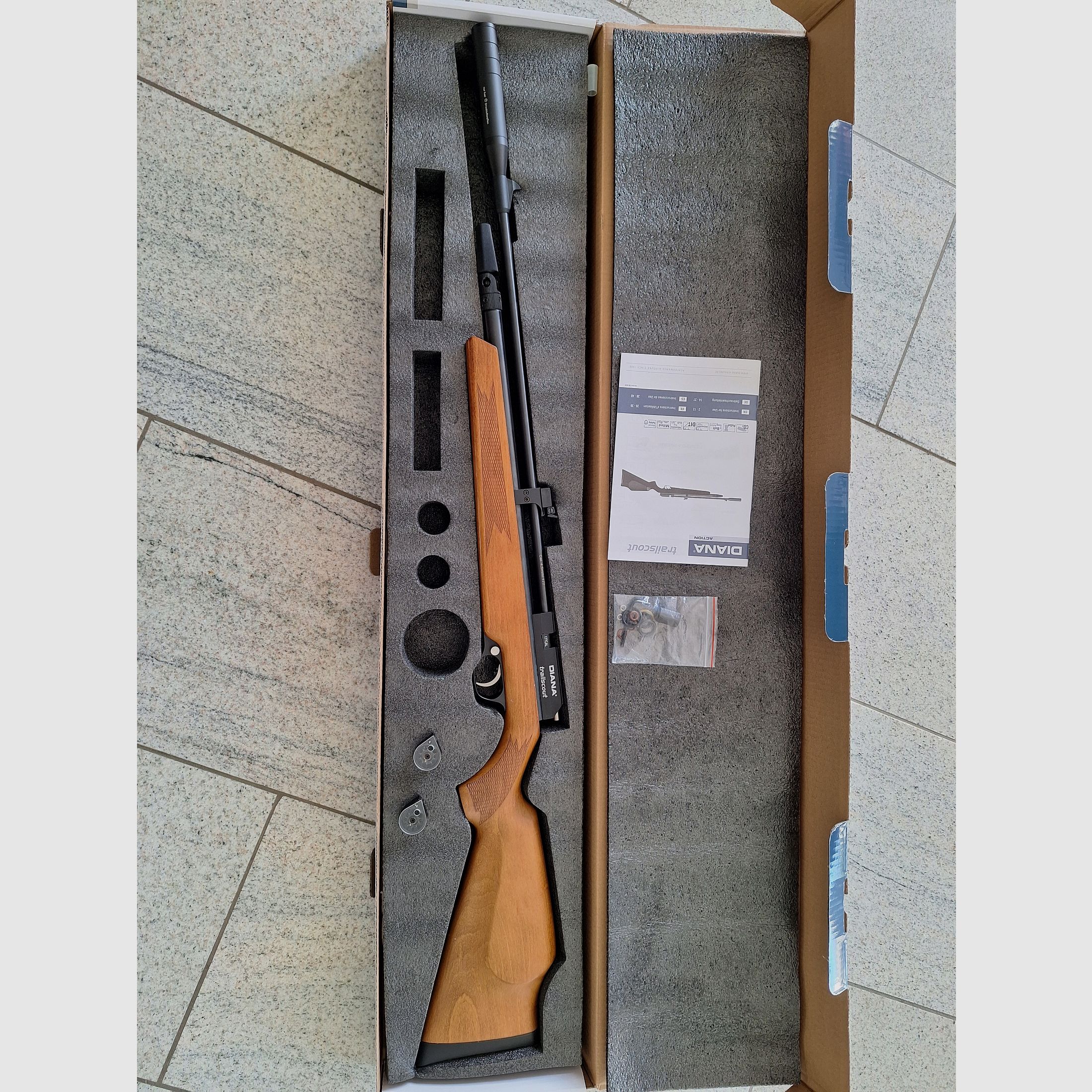 Diana Trailscout Wood Co2-Rifle 4,5 mm Diabolo avec accessoires