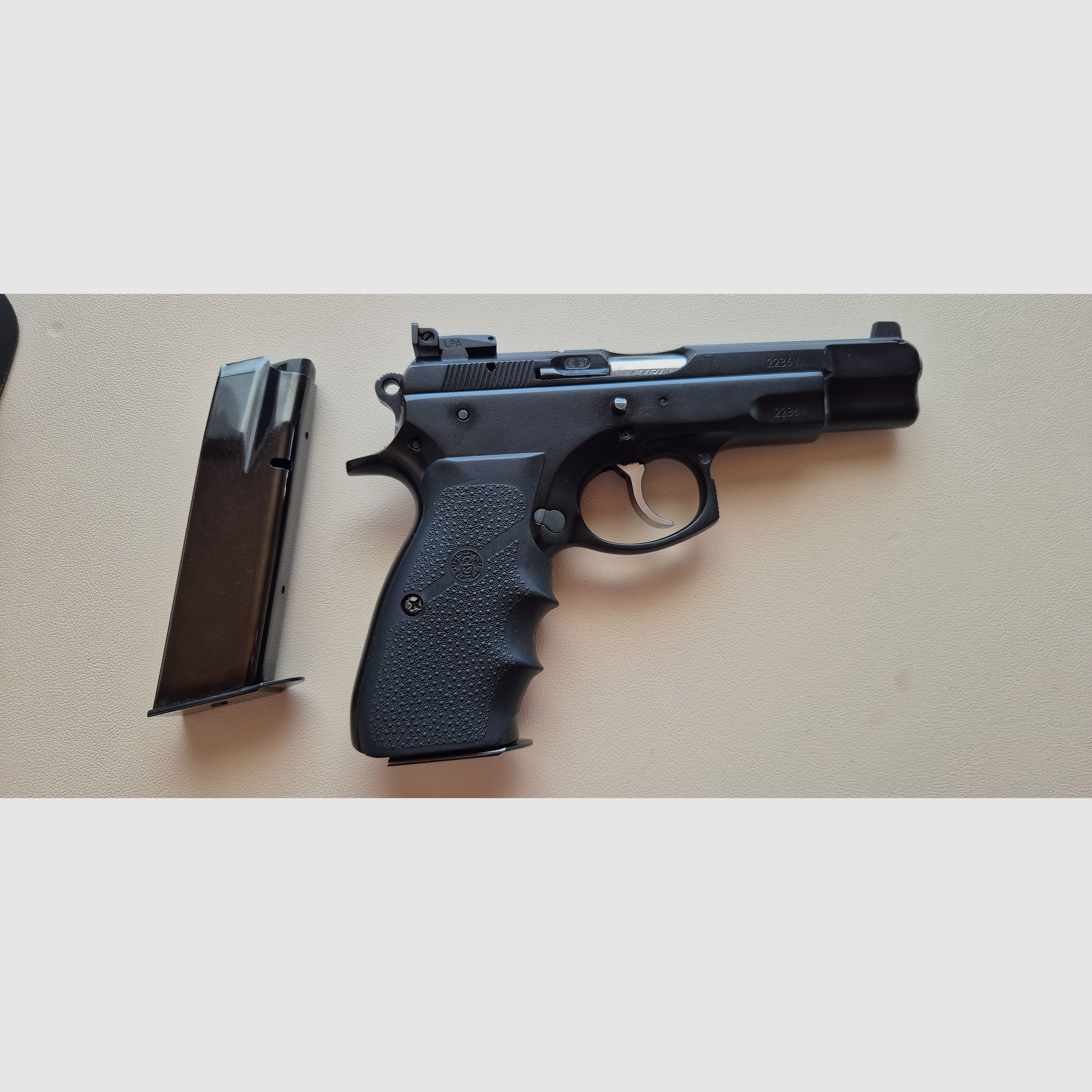 CZ 75 B 9mm con 2 cargadores