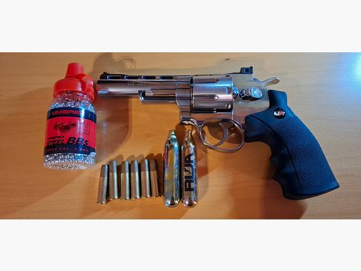 Verkaufe Umarex UX 357-4,5mm BB CO2 Revolver. Mit Zubehör. Zustand wie neu. Versandkostenfrei!!