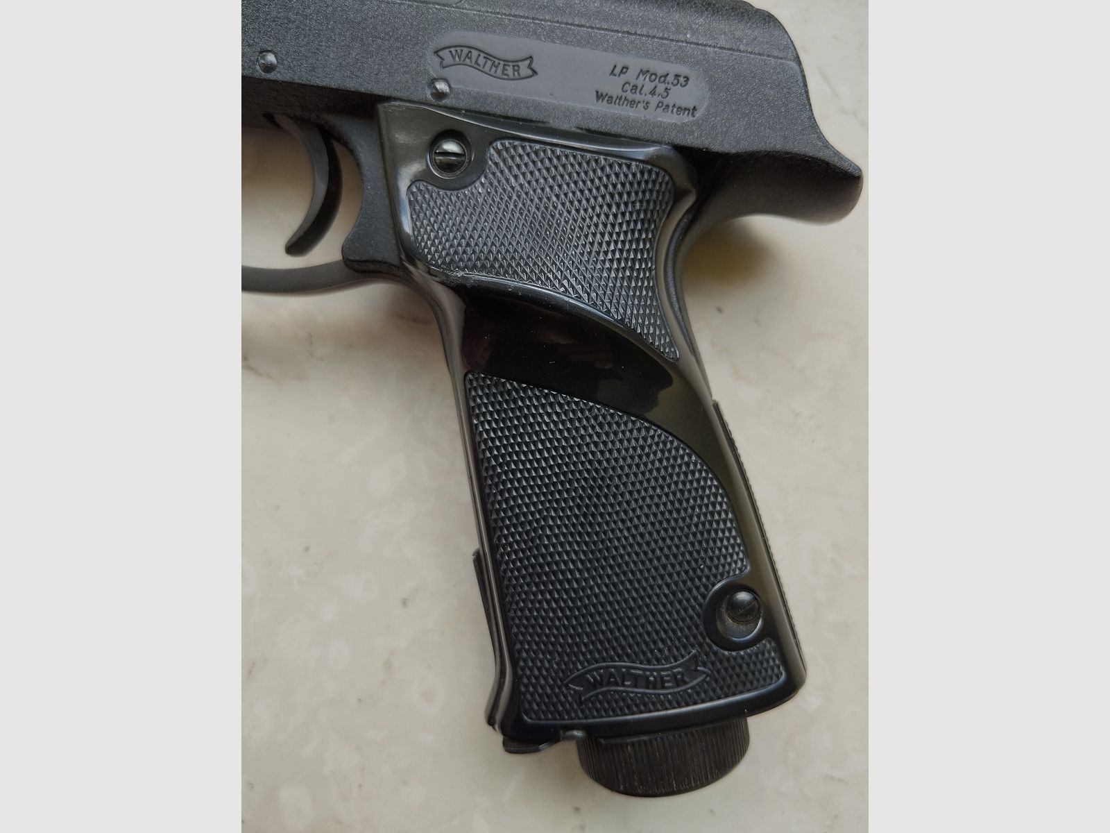 Walther LP Mod. 53 Kal. 4,5mm zwart zeer goede staat in de originele doos + accessoires