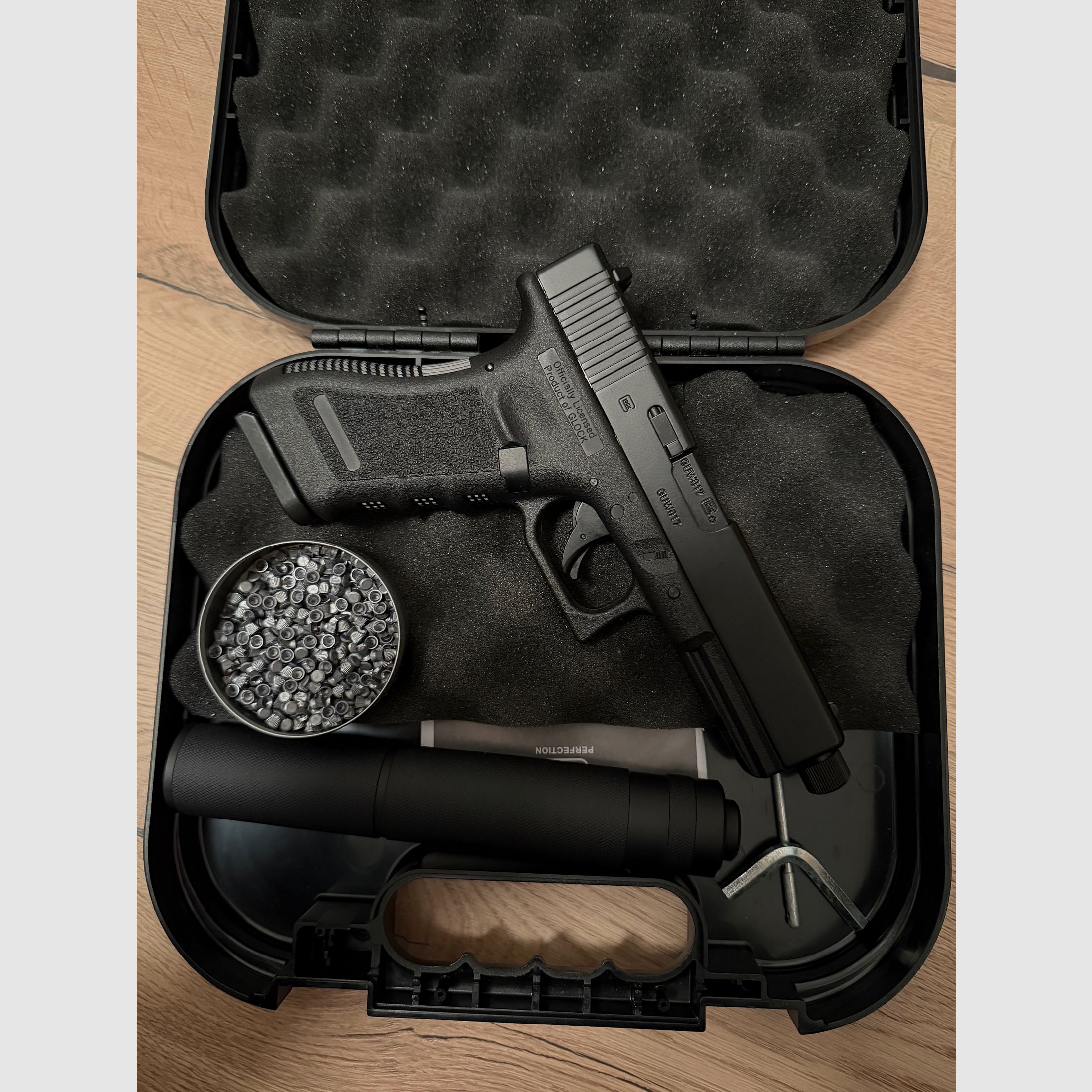 Glock 17 mit Laufgewinde Co2-Pistole Kaliber 4,5 mm Stahl BB / Diabolo Blowback