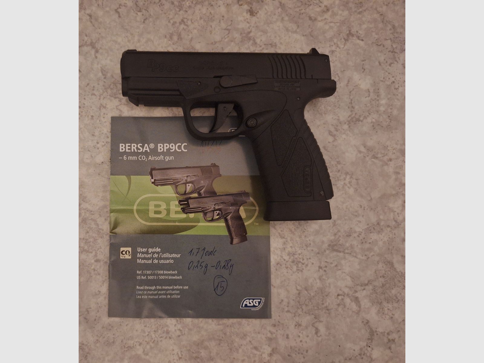 Airsoft Softair pistol collection + case with foam inserts (Glock, Bersa, HK 45, 24/7)