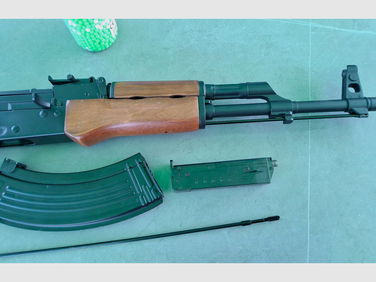 Airsoft AKM (real wood and metal)-Saeg, 1.6 Joule with battery