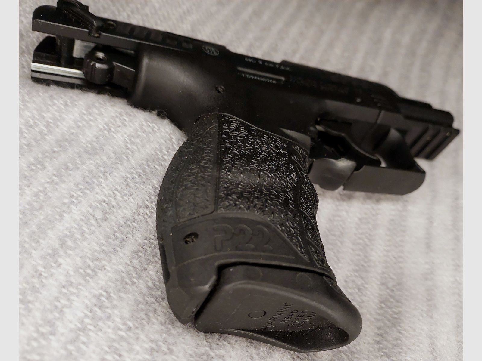 Pistola de fogueo Walther P22Q 9mm P.A.K. negra (PTB 778) con funda y 2 cargadores [P 22 q]