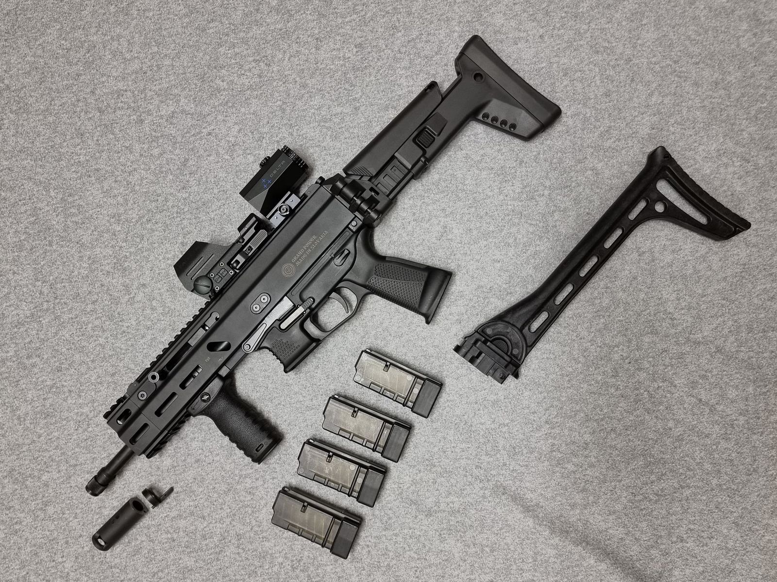 Grand Power Stribog Halbautomat/PCC - 9mm Luger - wie H&K SP5 B&T APC9 CZ Evo - SET