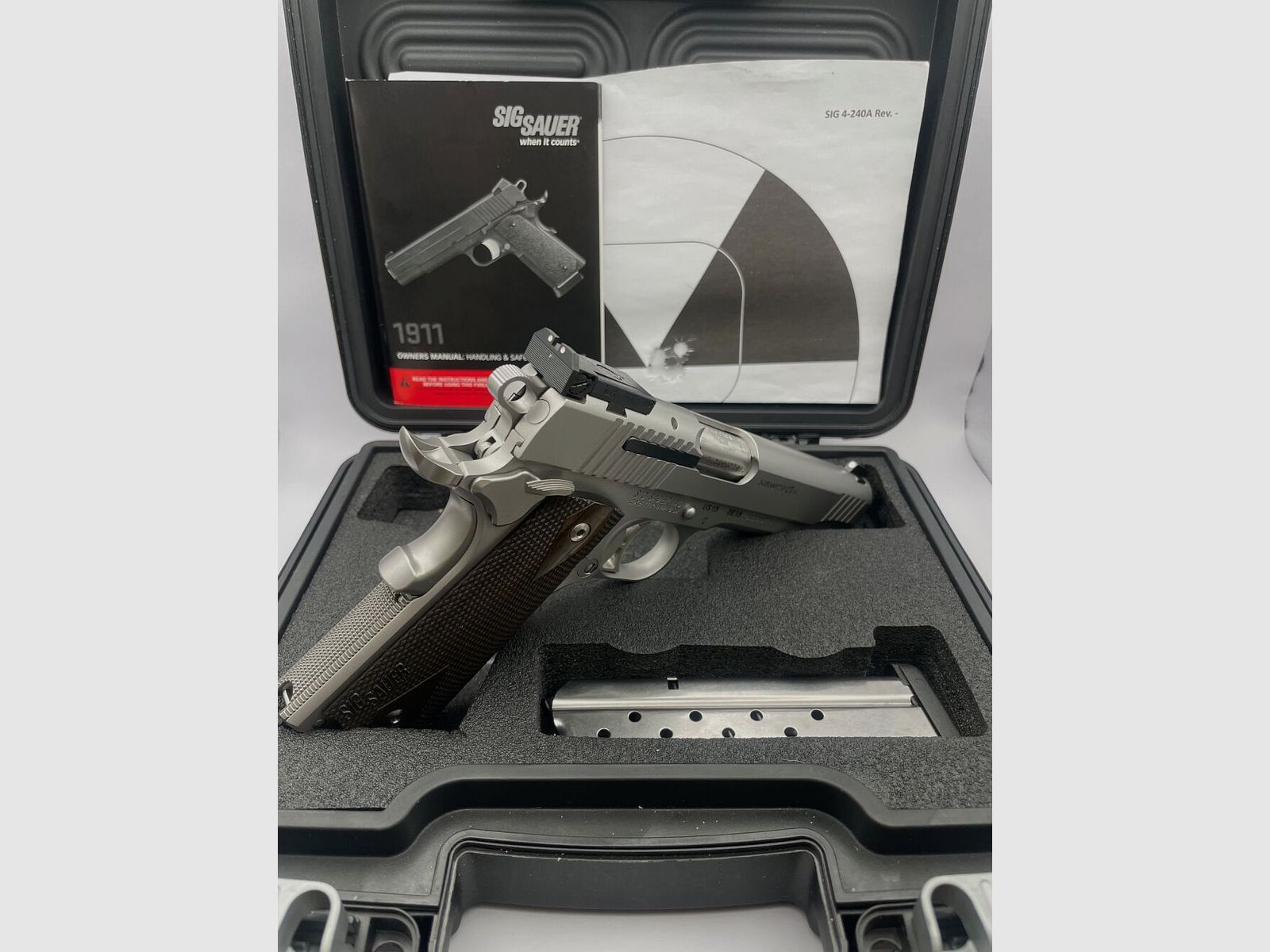 Sig Sauer 1911 Match Elite, Stainless