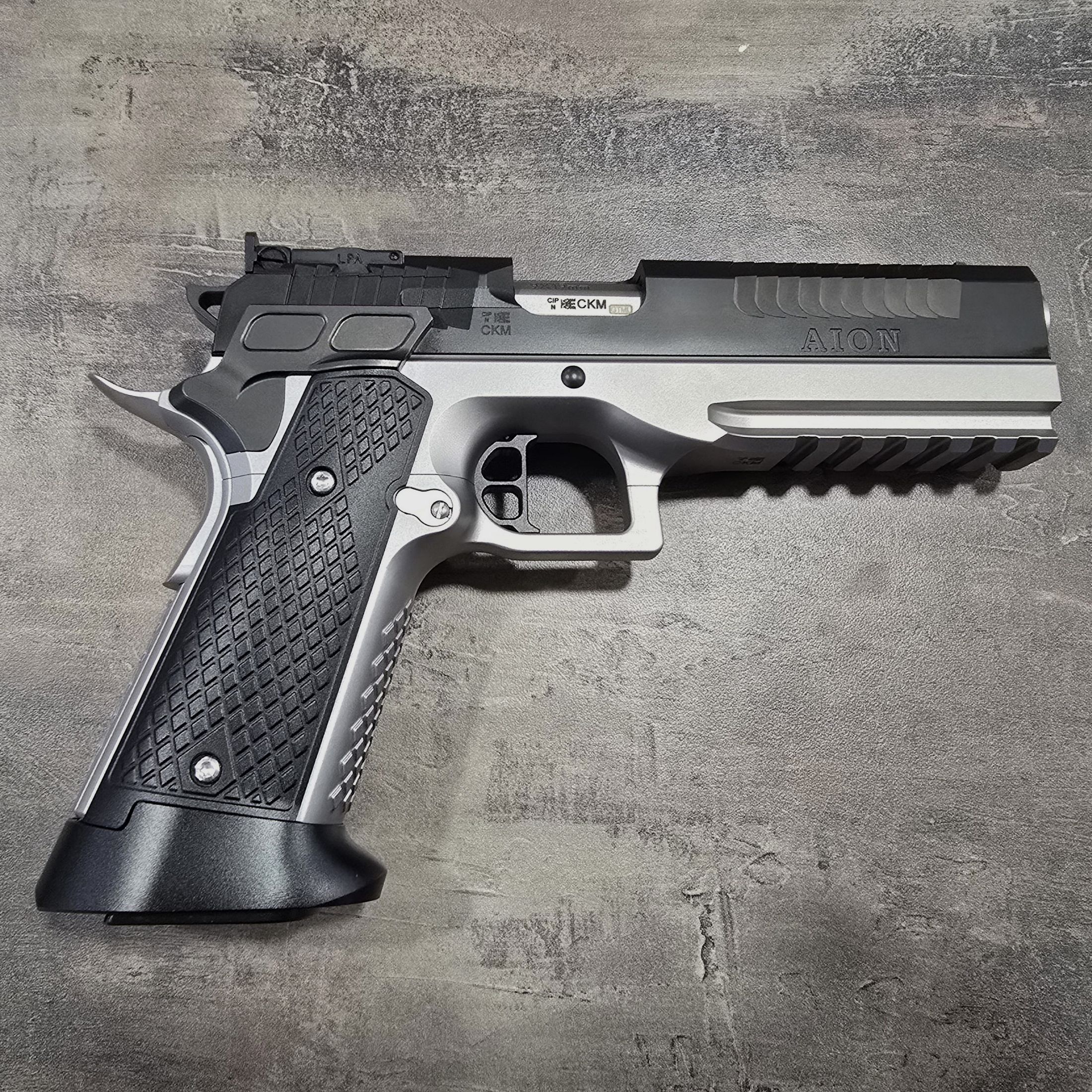 M-Arms Pistole 2011 Aion cal. 9×19 Duo Color Aluminium Grips Magwell, Bild 2 von 2