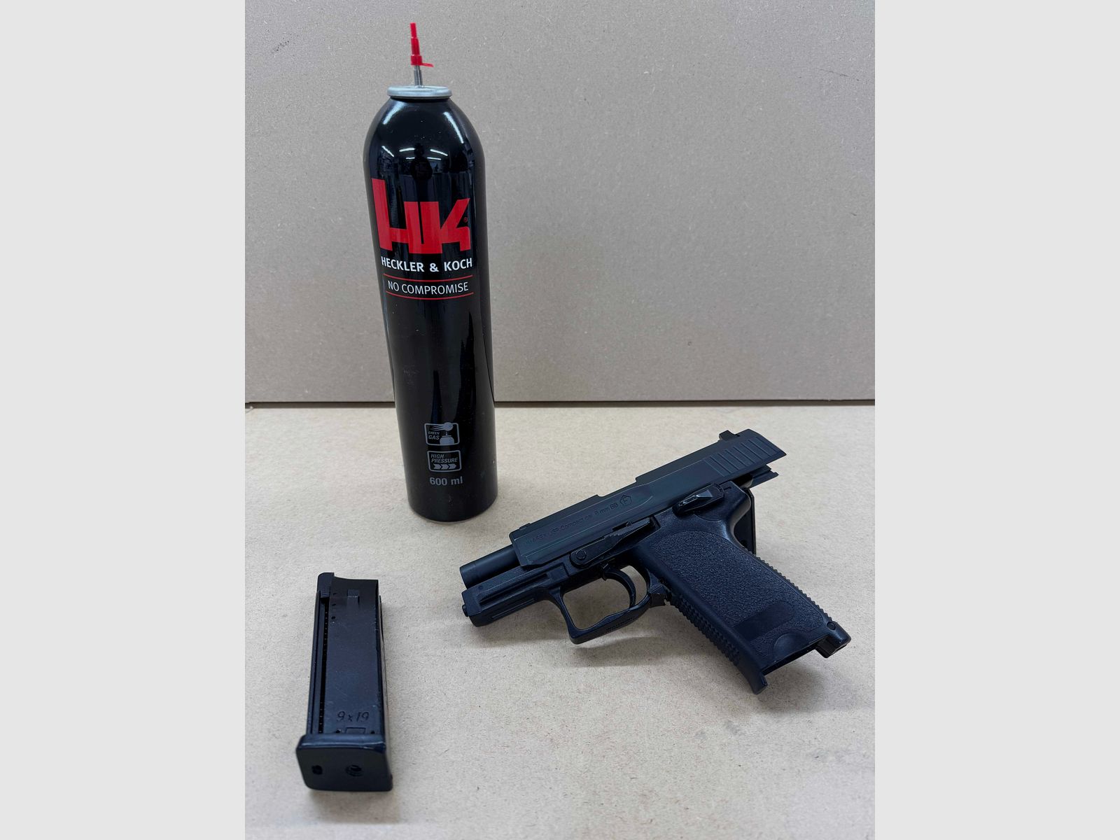 Umarex USP Compact GBB – Objeto para reparadores (magacín con fugas) | mucho accesorio