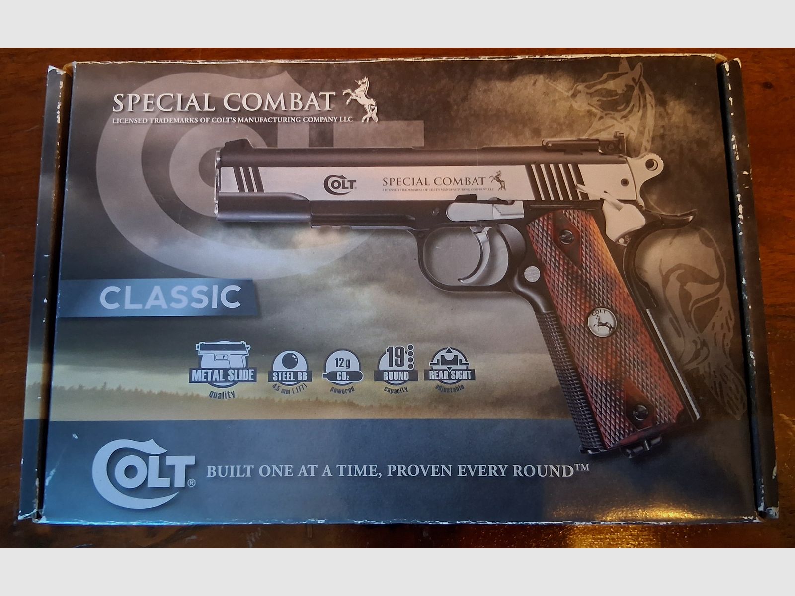 Colt 1911 A1 CO² calibre .177 /4,5mm BB avec marquage F, libre à partir de 18 ans