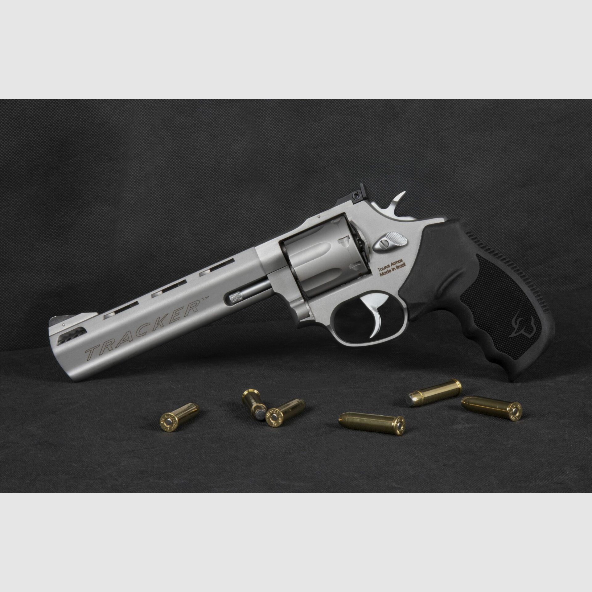 TAURUS REVOLVER MODEL 627 6” GECOMPENSEERD NIEUWE GENERATIE 357MAG, afbeelding 1 van 3
