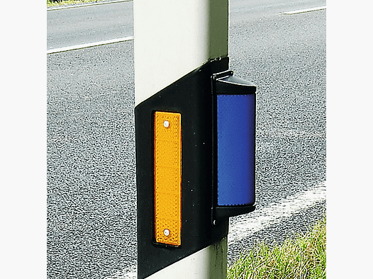 Wild warning reflector