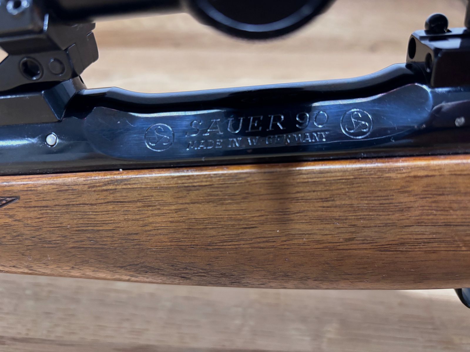 Sauer 90 Stutzen mit Leica Fortis 6 Zielfernrohr