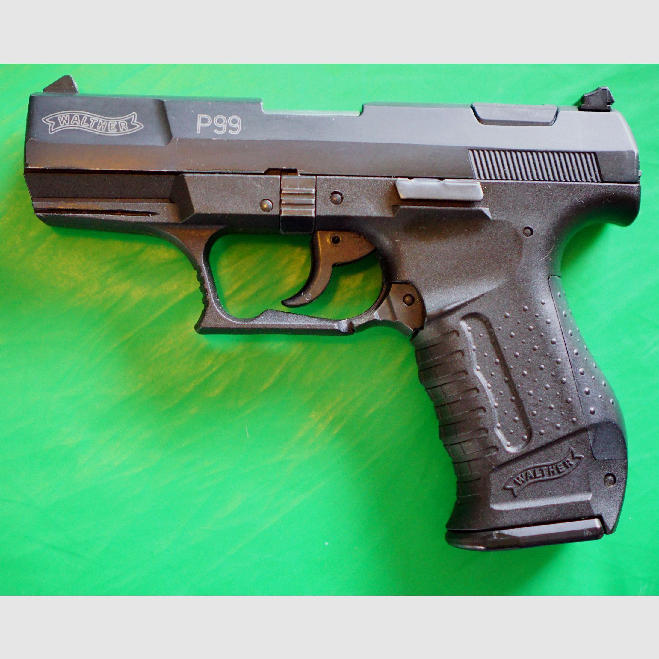 Walther P99 blank firing pistol 9mm P.A.K. (PTB 637) with holster - P 99 with EXTRA deep barrel block