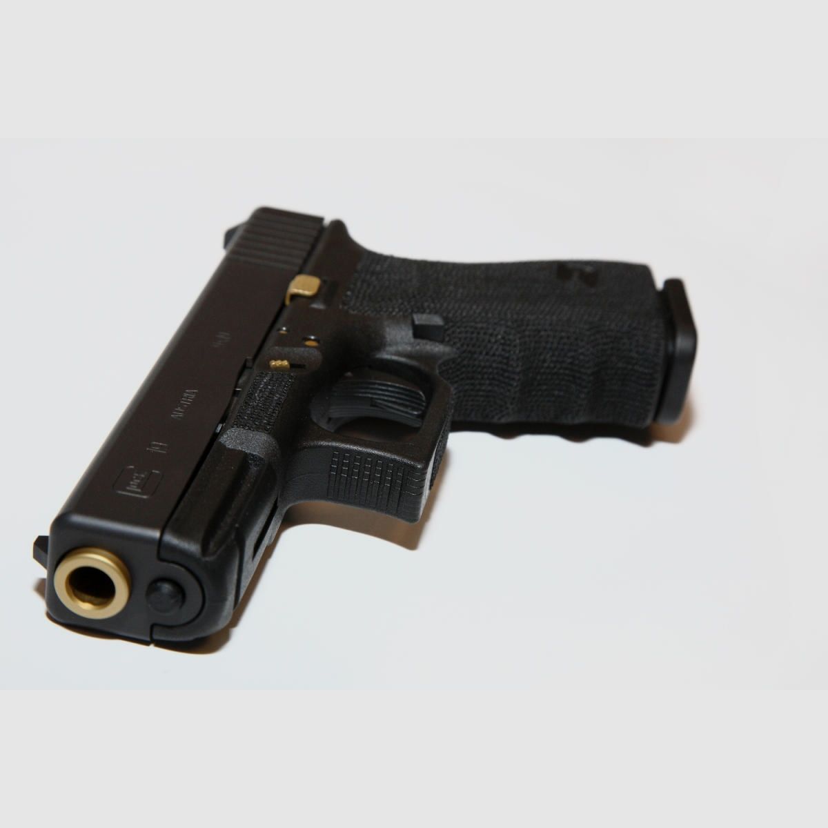 Glock – golden EYe, Bild 1 von 7