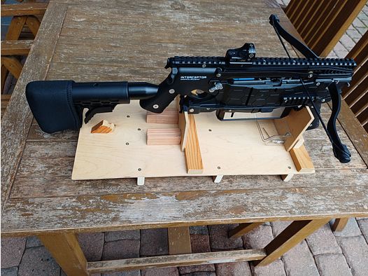 Achtersteun, schouderkussen voor de Mey Interceptor kruisboog