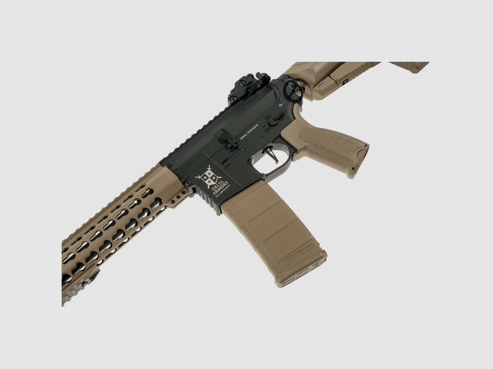 AR15 KeyMod 10 Zoll PREDATOR CHARLIE TAN/Schwarz S-AEG Softair Gewehr Frei ab 18 Jahren | Delta Armory