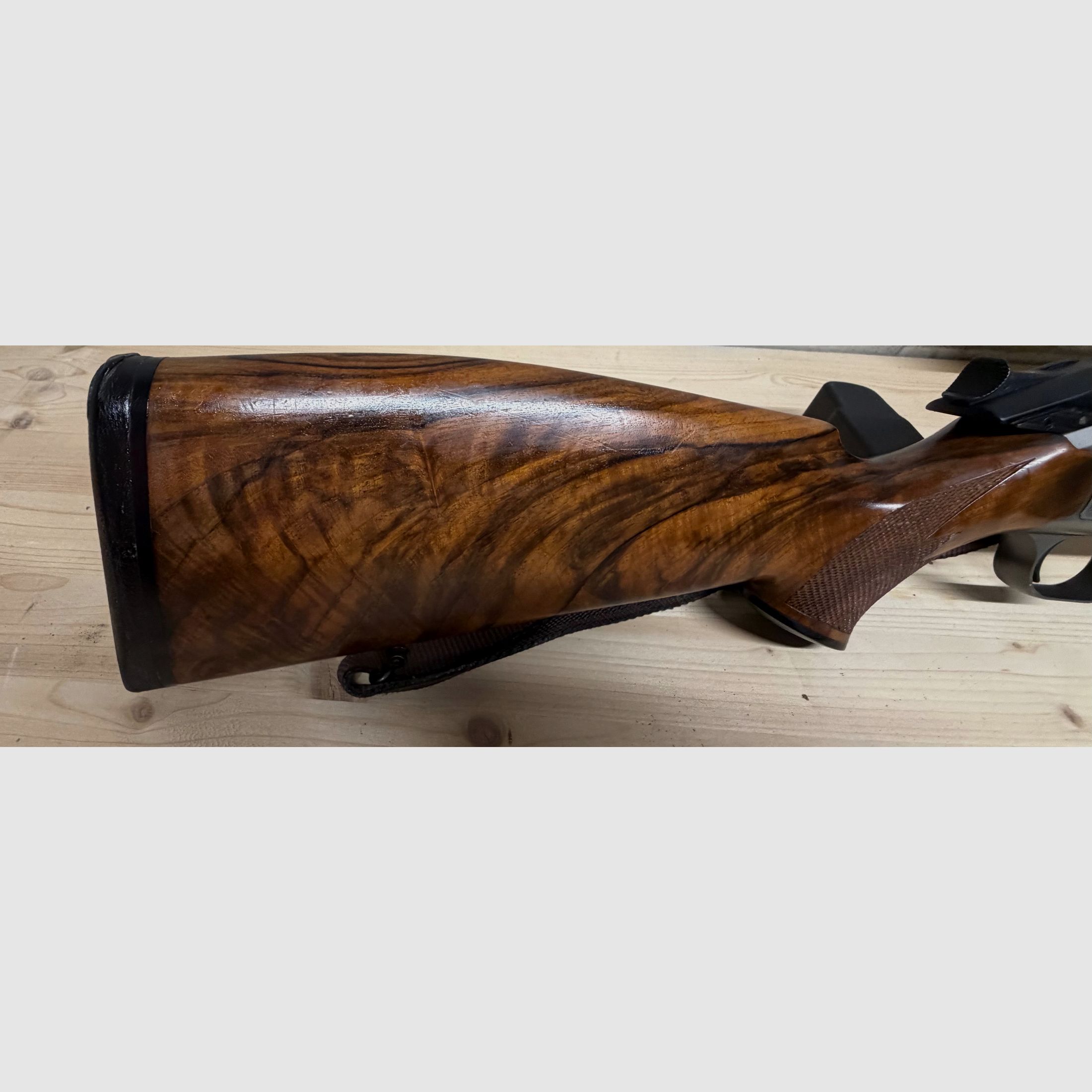 Blaser R93 im Kaliber .300Win Mag mit Kickstop und  Luxusschaft