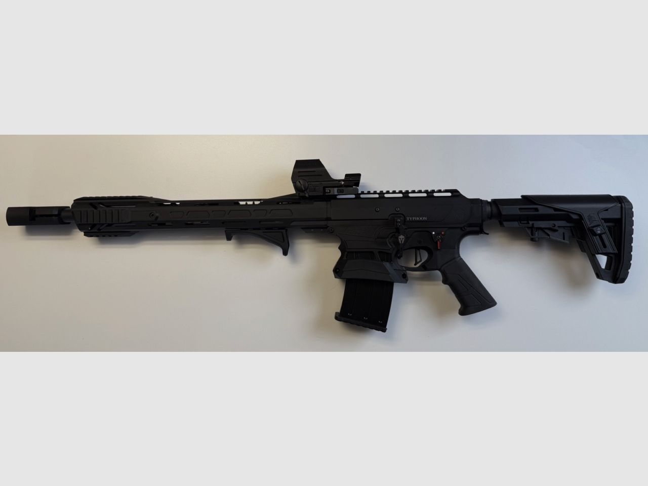 Typhoon F12 - Classic Black Serie IV - IPSC Paket III, Selbstladeflinte mit Kastenmagazin, mit umfangreichem Zubehör - NEUWERTIG