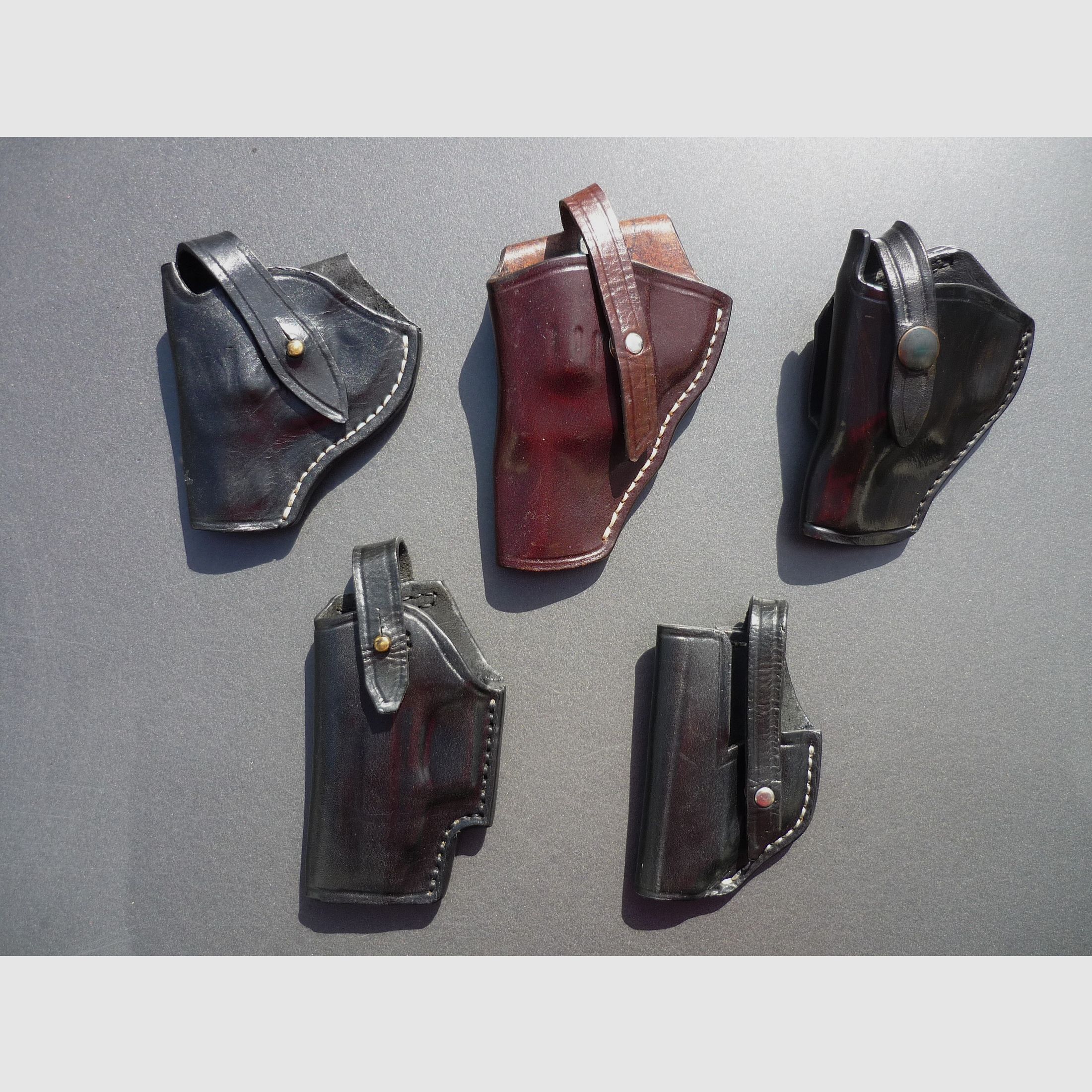 HKDesign Holster  Art. Nr.  002 : kleine Einfachholster mit Sicherheitsriemen   -  für:  diverse Waffen, siehe weitere Fotos u.A. S&W 60 -  für Linkshänder