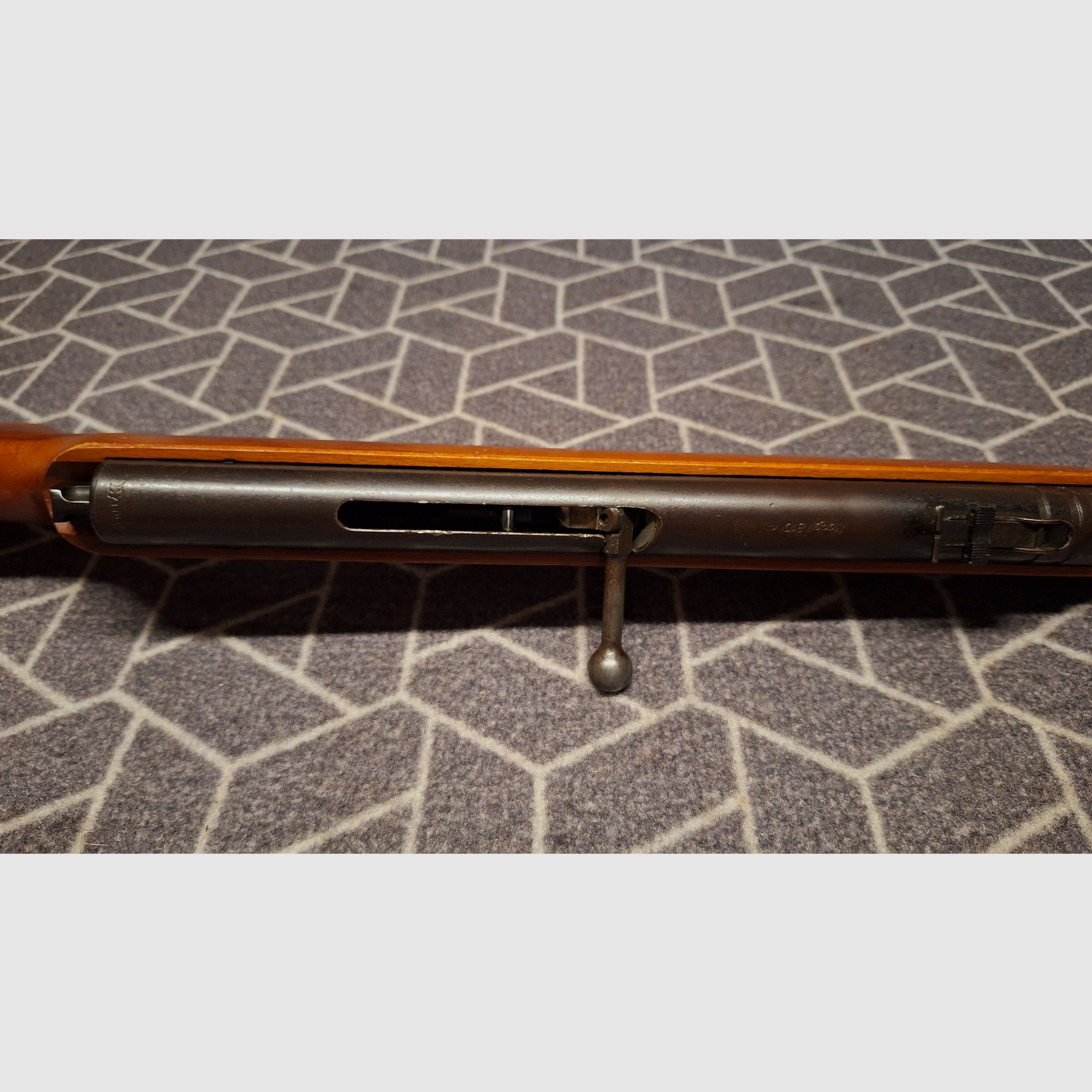 Haenel Suhl 310 "Q1" air rifle with 12-round magazine + original pellets!