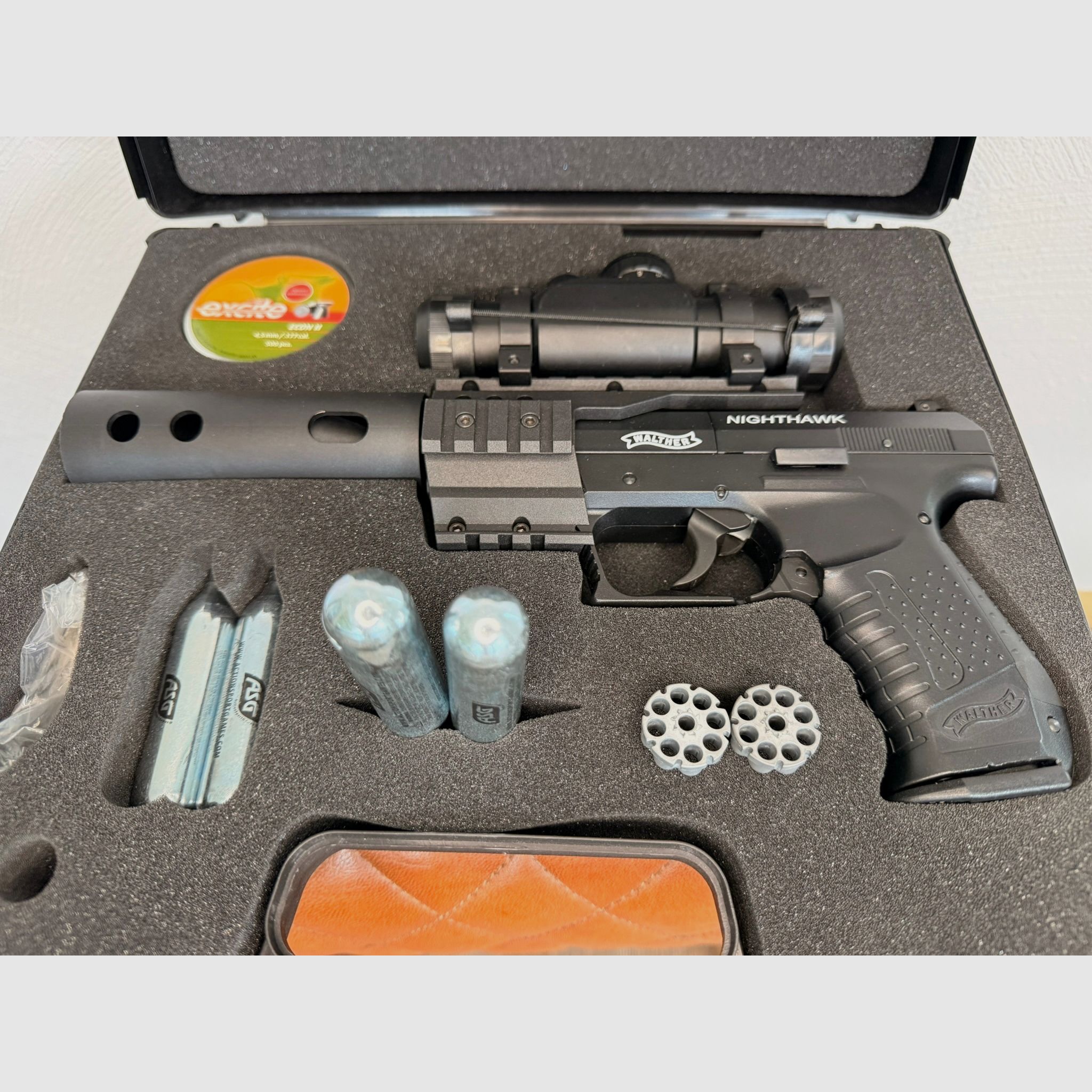 Pistolet CO2 Walther NightHawk