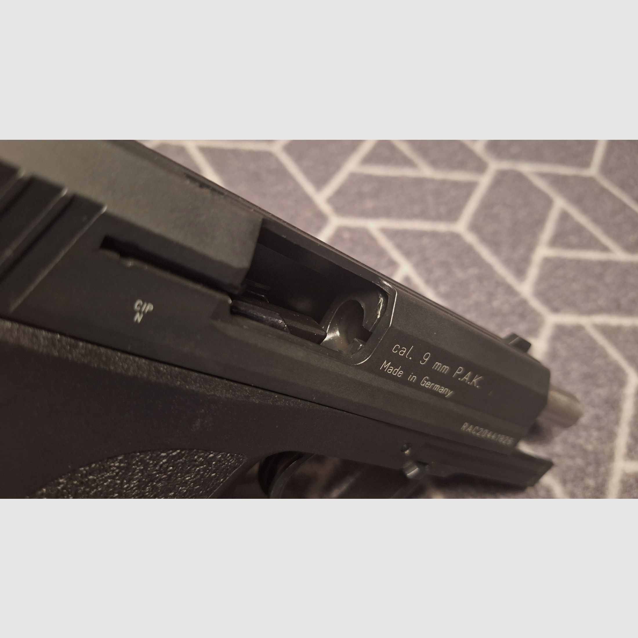 Röhm RG 96 Schreckschuss Pistole brüniert