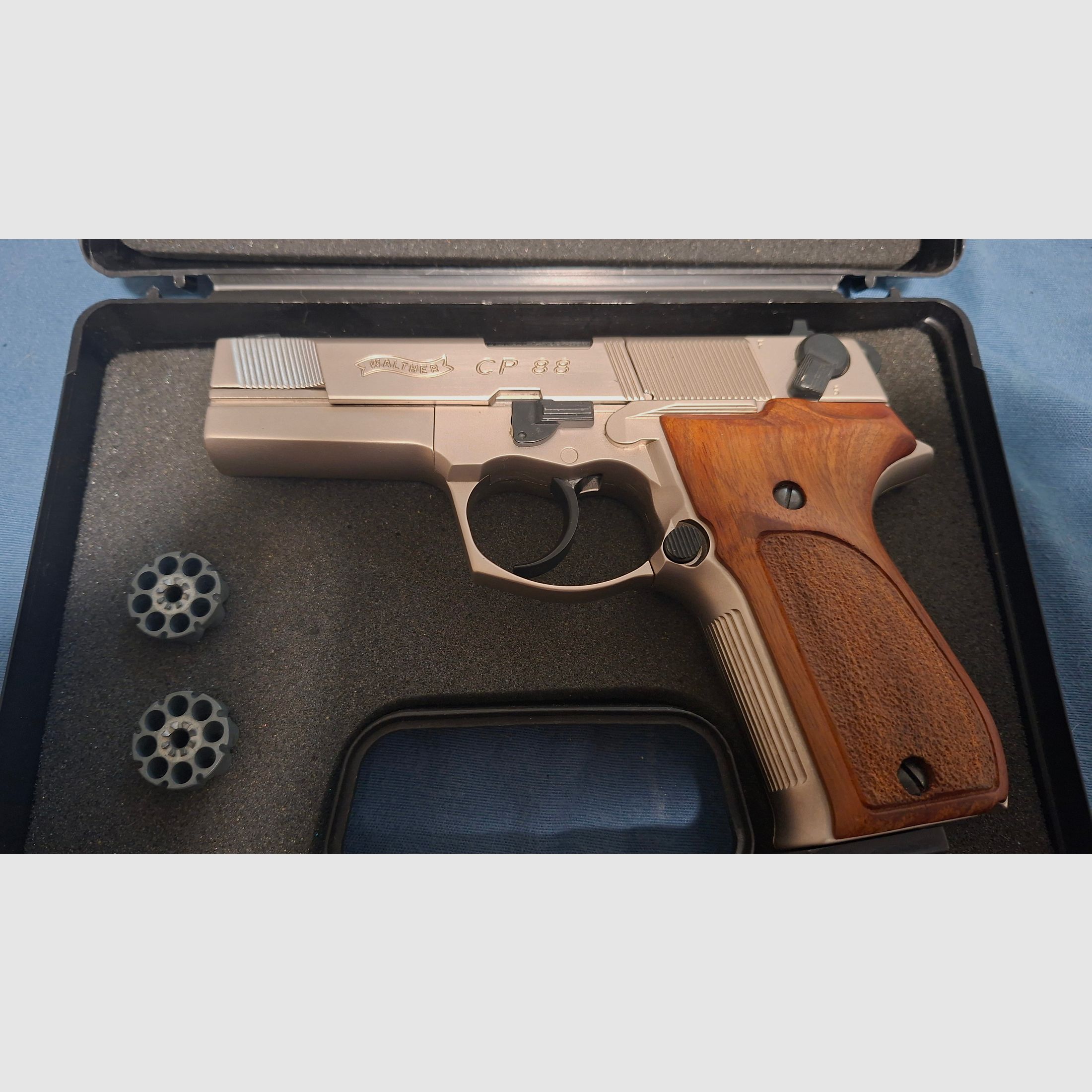 Walther CP88 pistola nichelata con impugnatura in legno