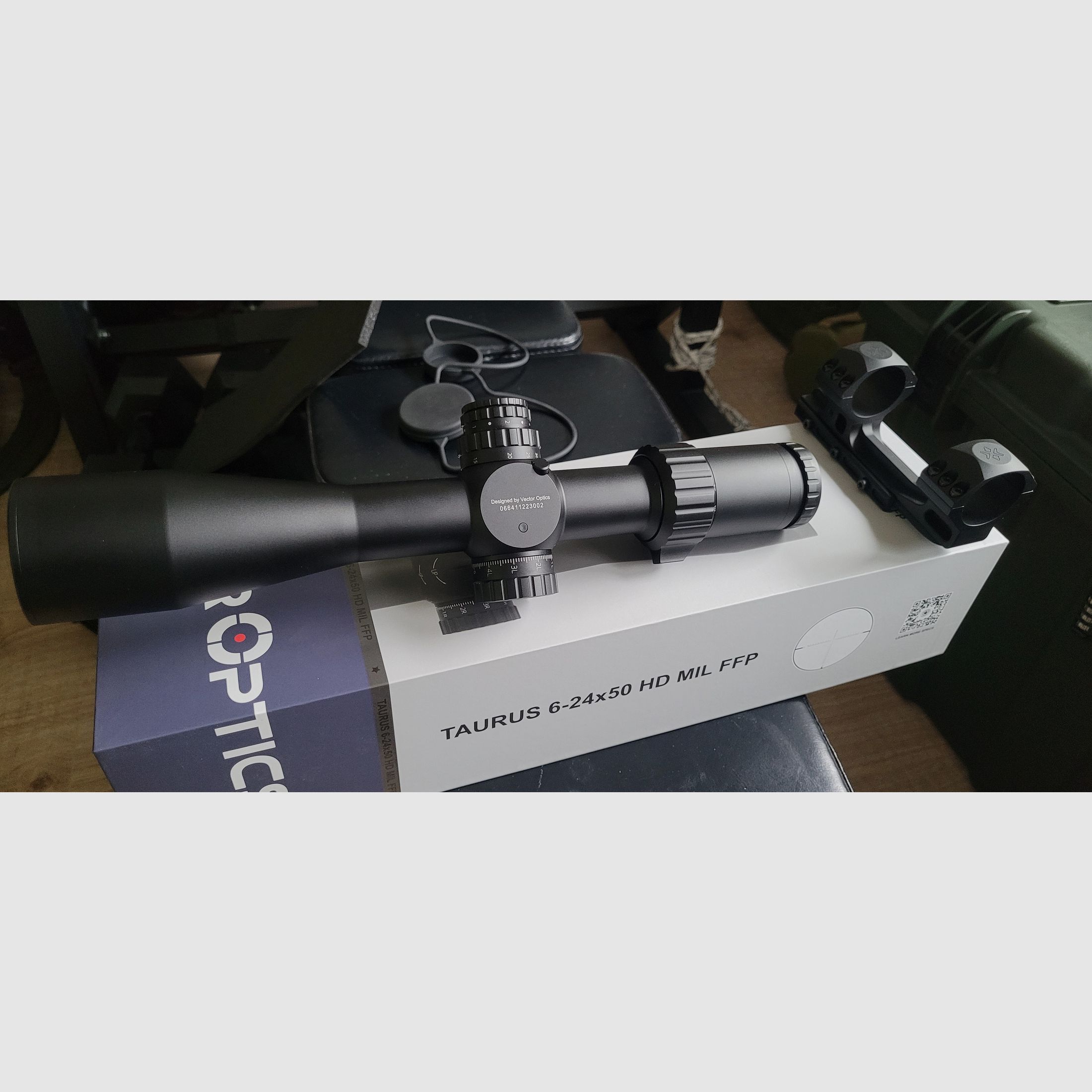 Vector Optics Tauron / Taurus - 6-24x50 HD MIL (34mm FFP - SCFF-46)