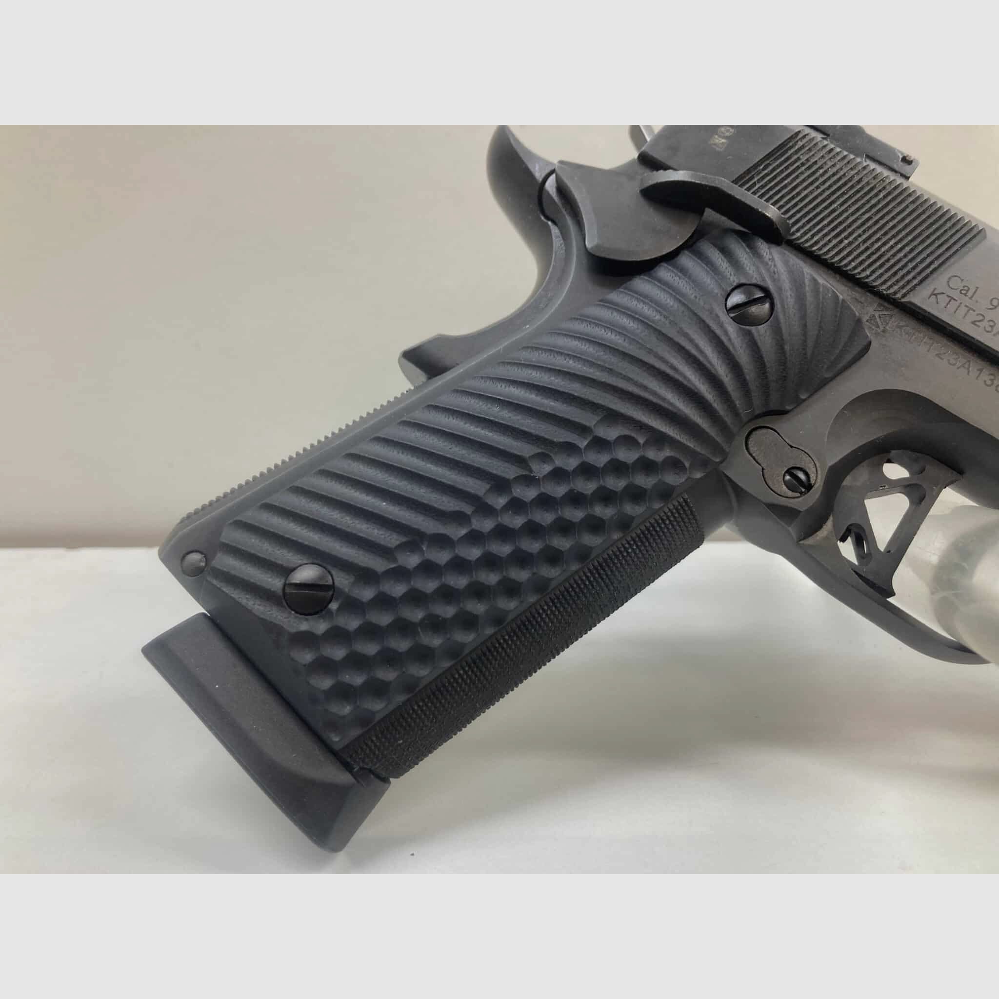 CHIAPPA 1911 Imperio Negro 5″ | 9mm Luger