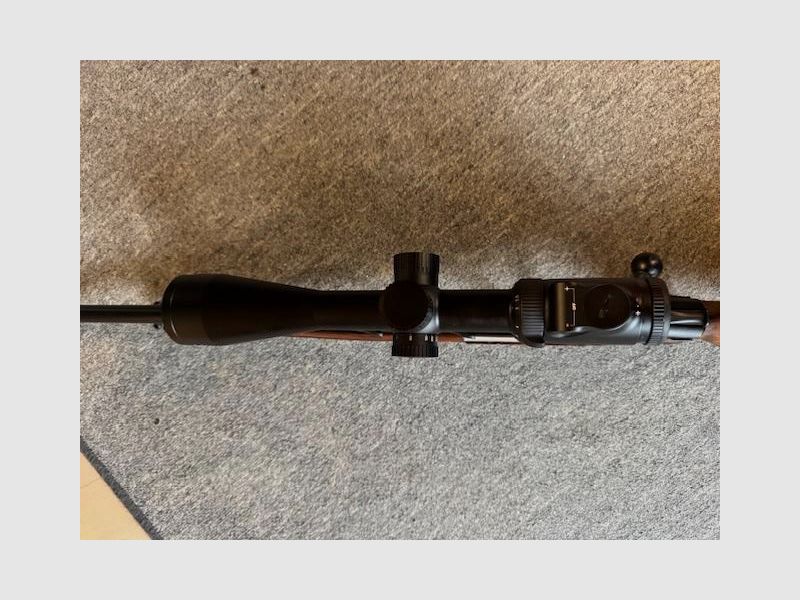 Blaser R93 9,3x62 con Nikon Monarch 2.5-10x50 montaje en estado absoluto de colección como nuevo