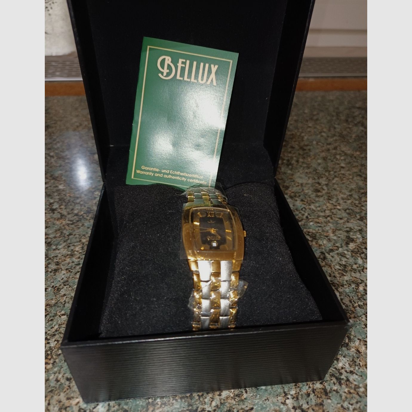 Montre pour hommes et femmes, plaqué or 23 K, date