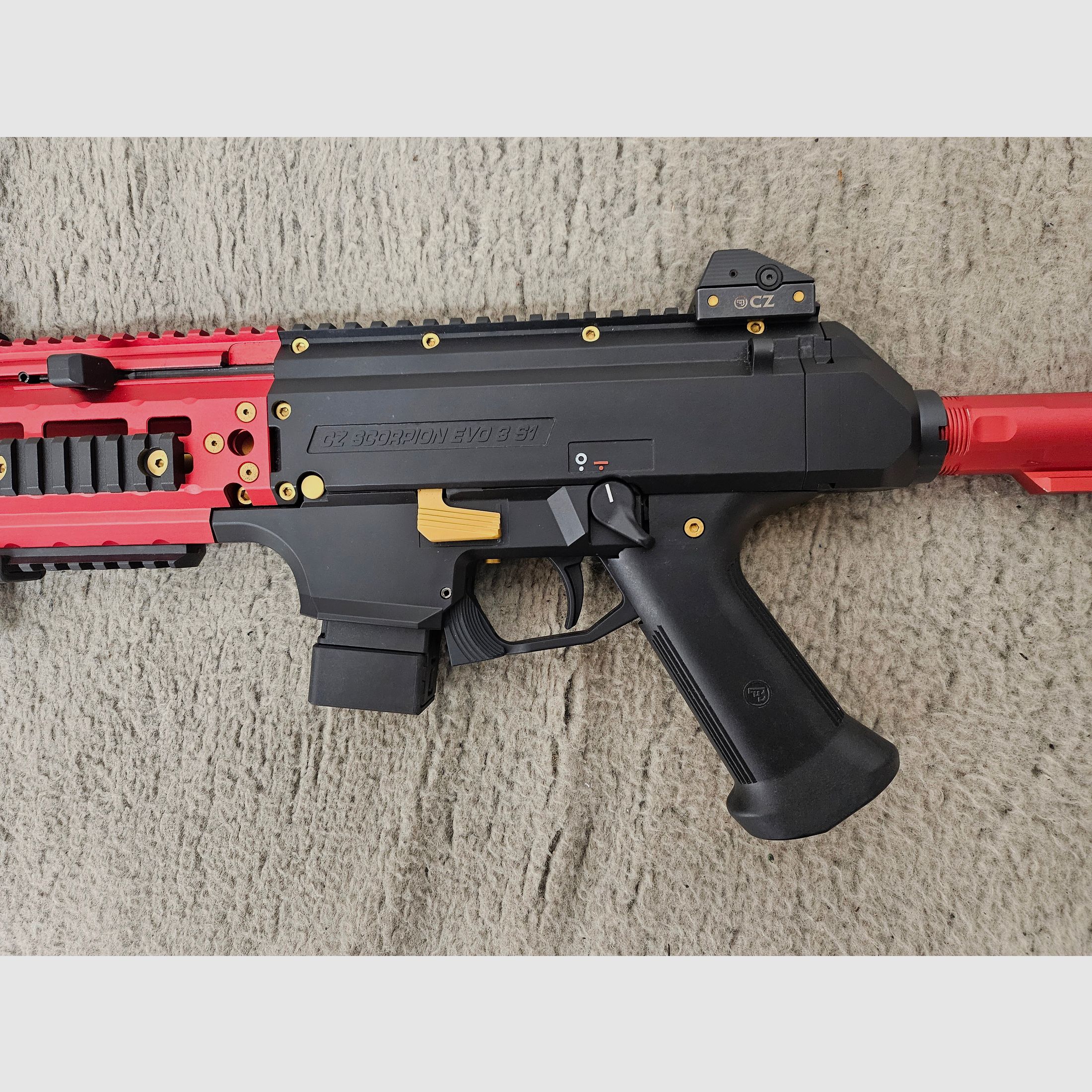 CZ Scorpion Evo3 S1 SL-Büchse rot oder schwarz