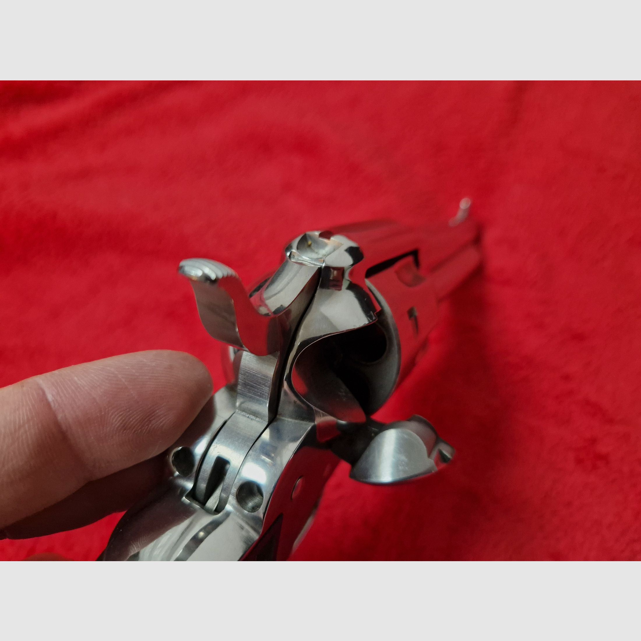 Ruger New Vaquero .357 Mag. – Hochglanz-Edelstahl - ideal für CAS – Top Zustand