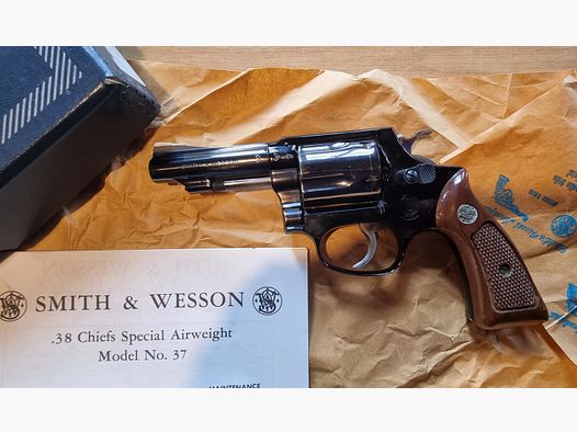 Smith & Wesson Mod. 37 Chiefs Special Airweight Cal .38 Special