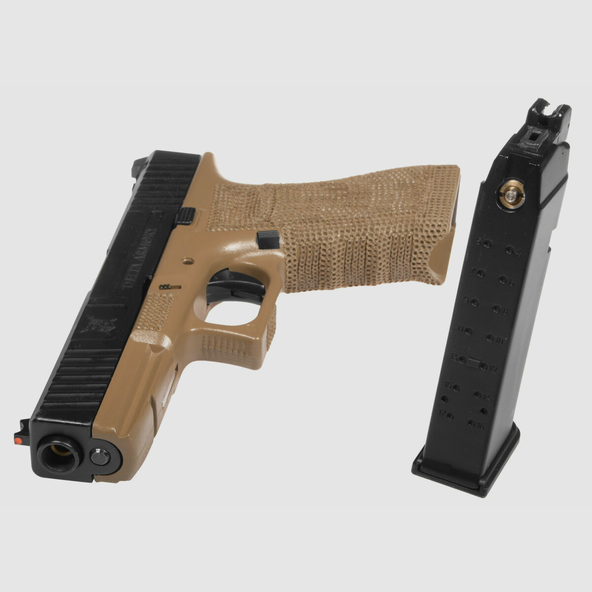 P04 GBB Airsoft Pistole in Tan | Delta Armory
