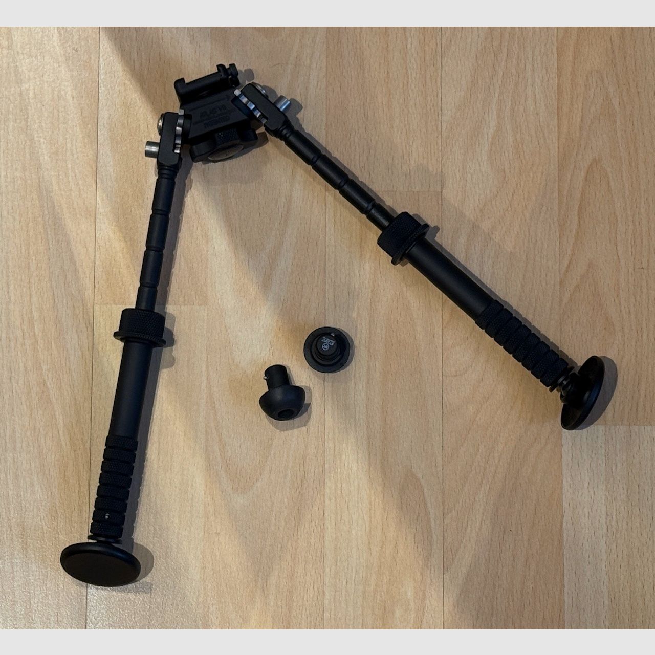 B&T V8 Atlas dwójnóg BT10 + podstawy talerzowe