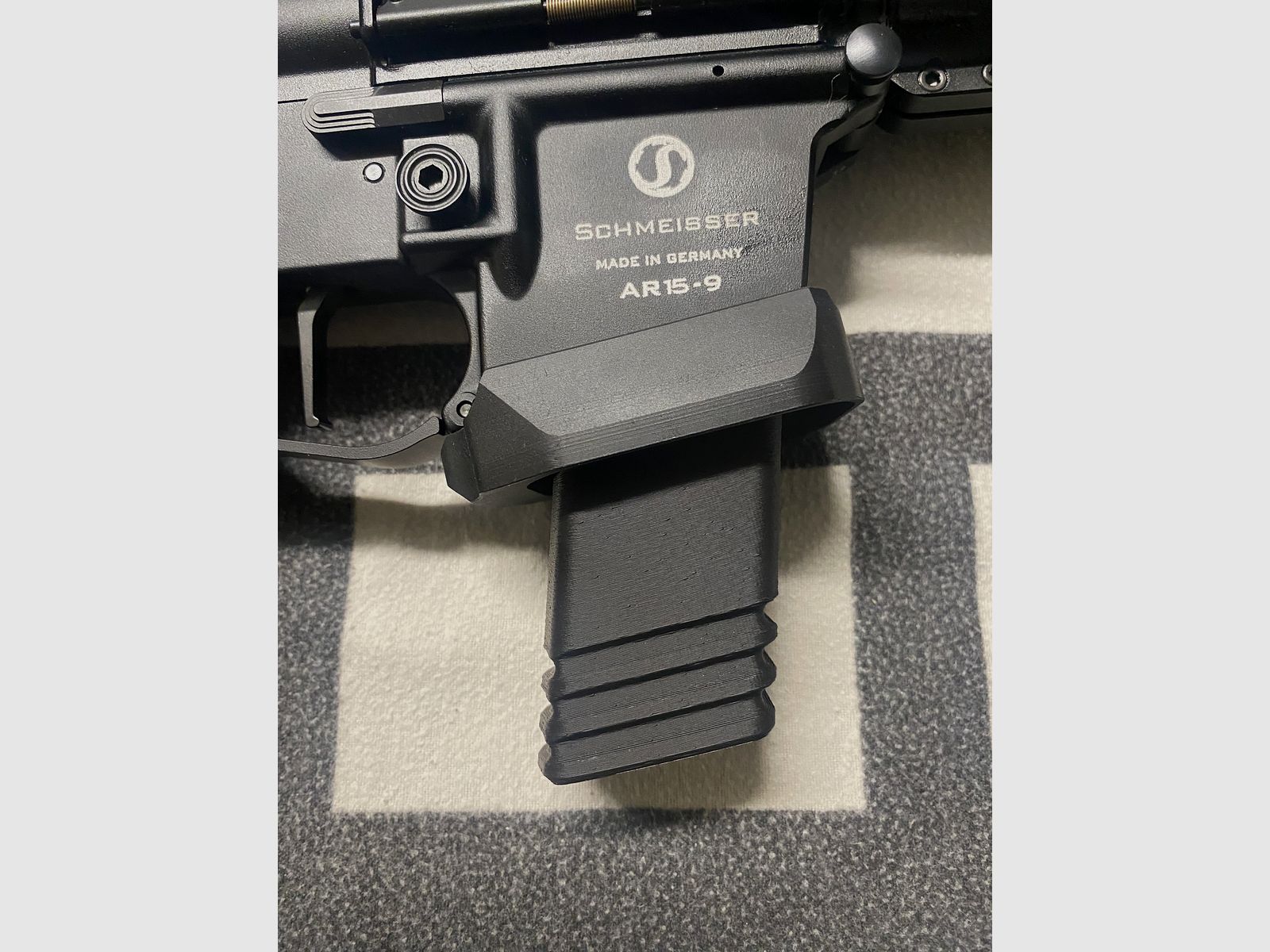 Magazinverlängerungen / Griffstück für Schmeisser AR15 PCC 