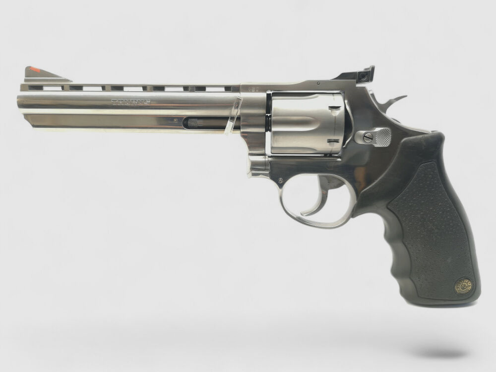 Taurus 689