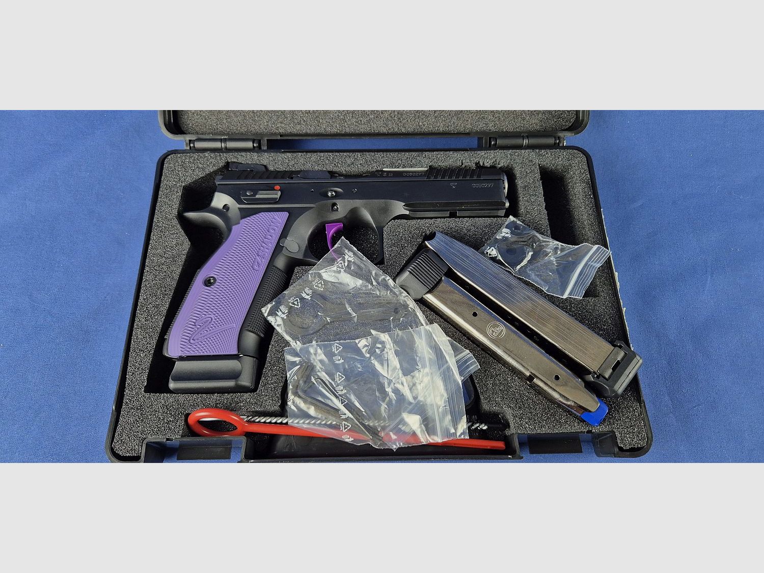 CZ 75 Shadow 2 Kal.9x19mm Bushing Cerny Lak Black/Purple, Bild 3 von 3