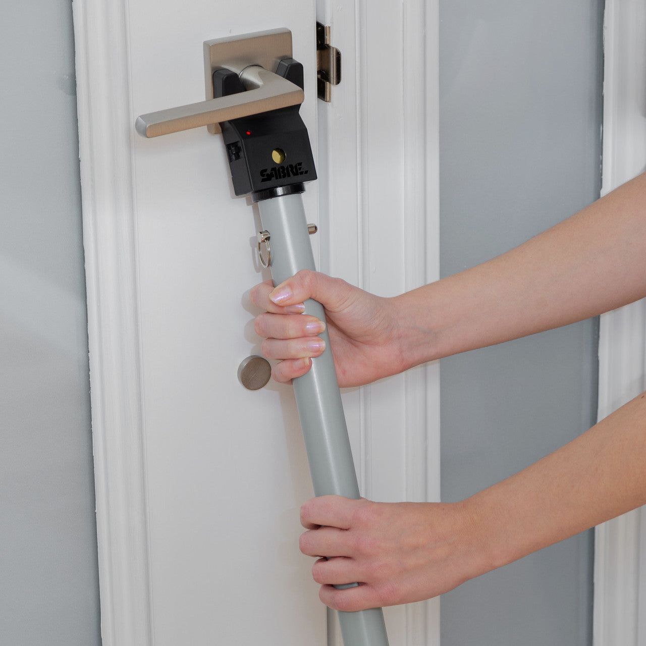 Adjustable 2-in-1 Door Security Bar with vibration Detecting Alarm, Bild 3 von 6