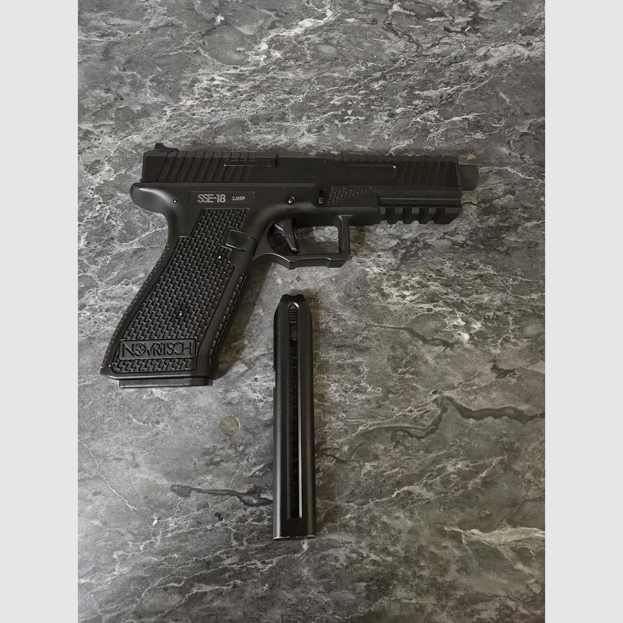 Airsoft Pistol Novritsch SSE-18