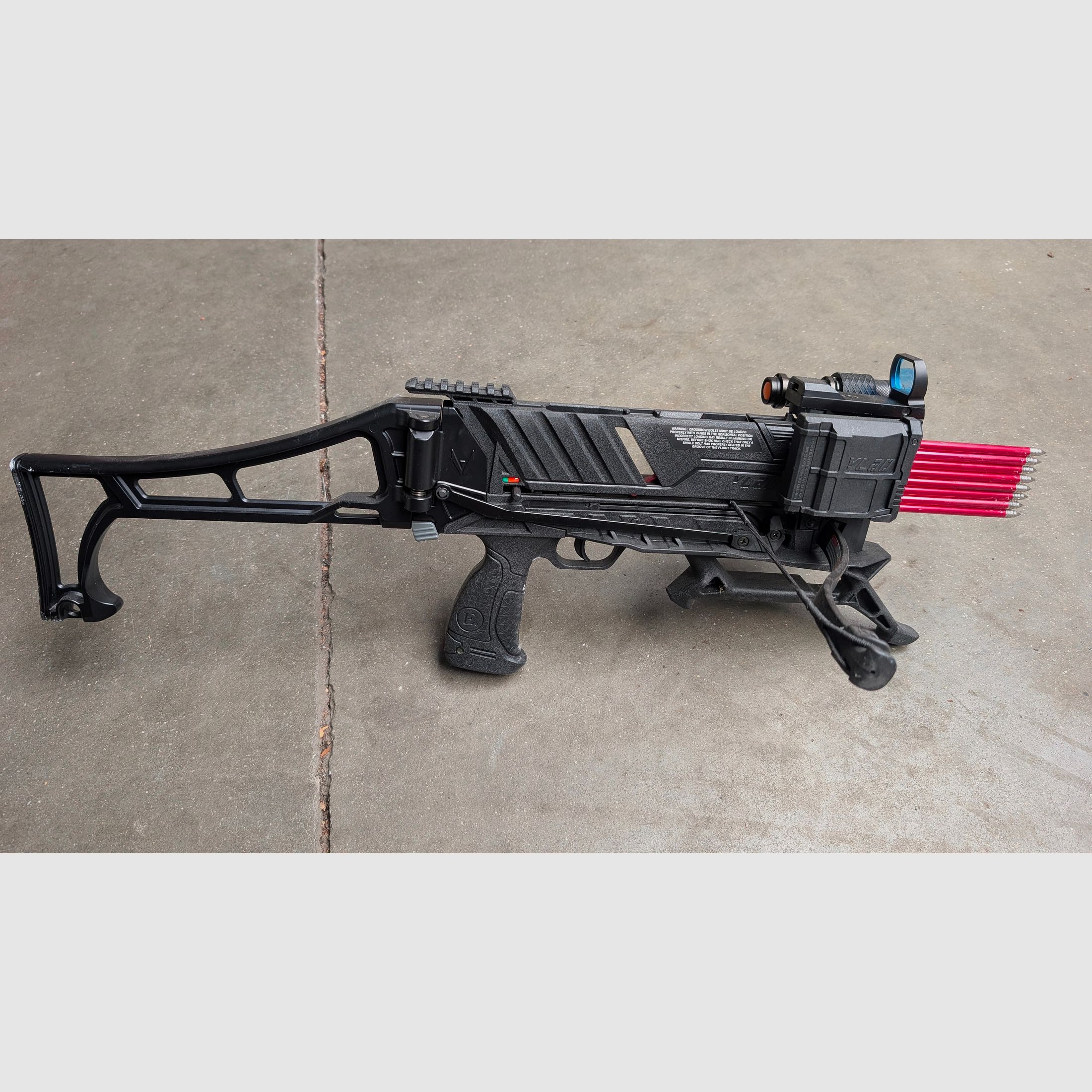 EK Archery Vlad 8-Schuss-Pistolenarmbrust mit Zubehör