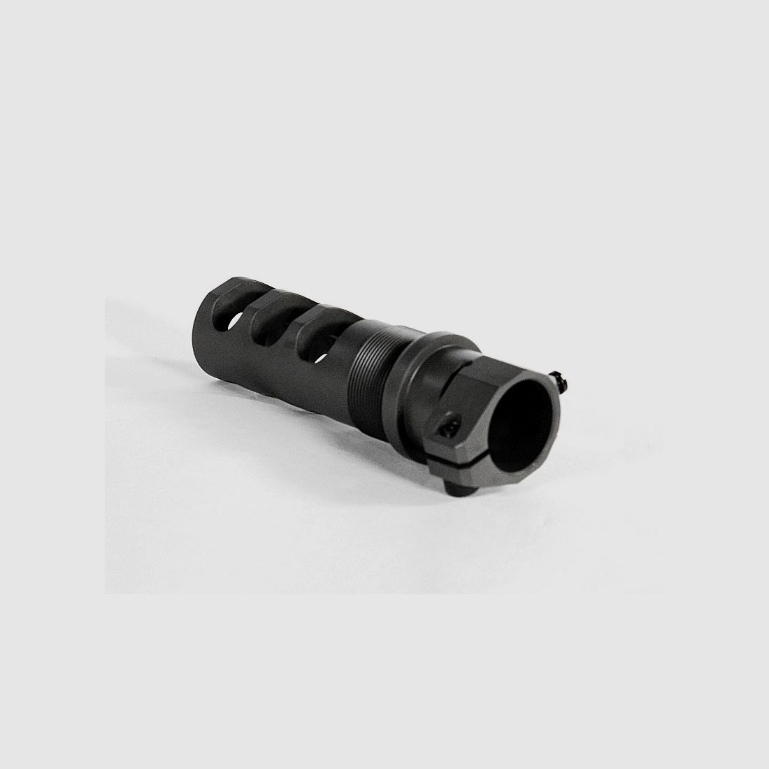 Compensador de 3 cámaras B&T con interfaz MONOBLOCK hasta .338 LM M18x1 para Sako TRG-42/M10