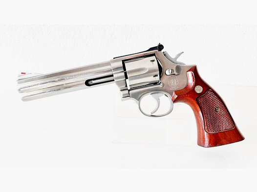 Smith & Wesson 686 - 1 6 pulgadas .357Mag