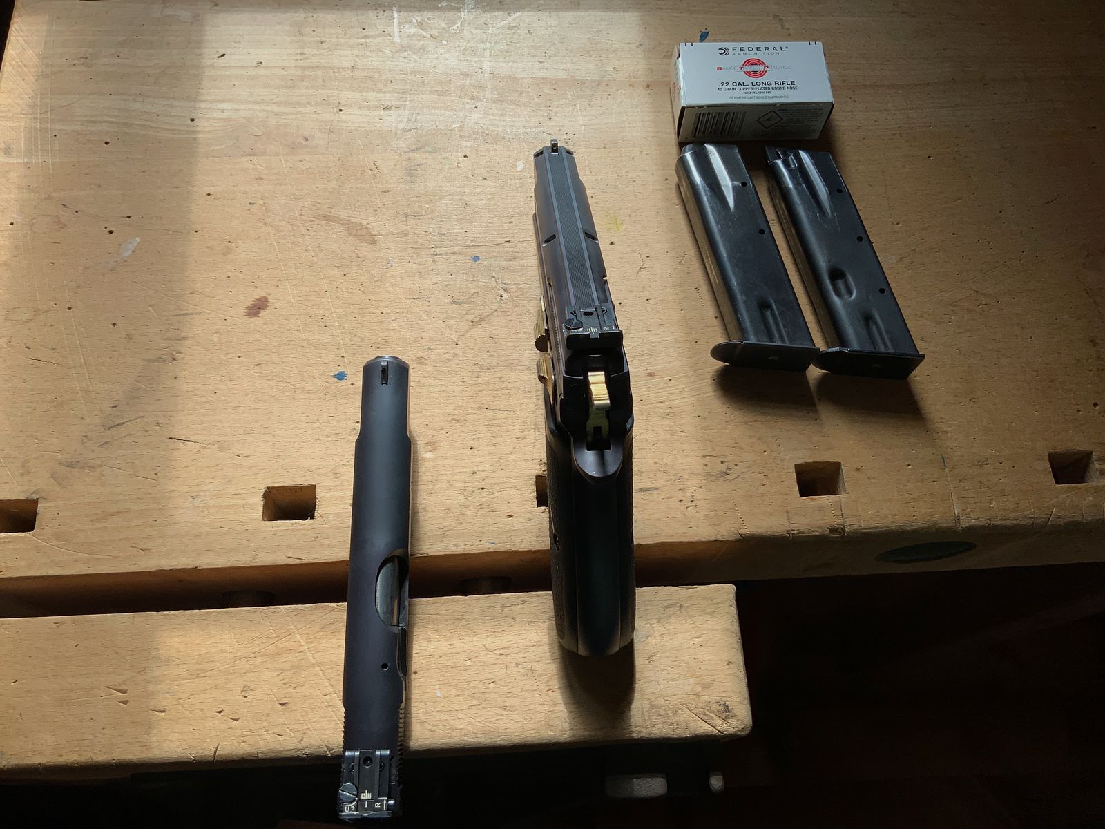 Pistola CZ 75 9 mm Luger KK Kadett sistema di cambio pistola di servizio
