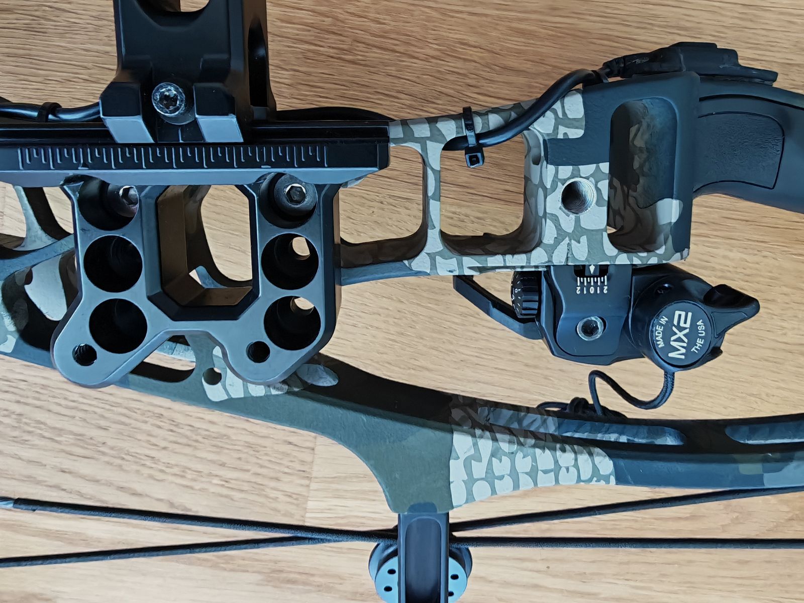 Hoyt Alpha AX-2 29 + Garmin Xero A1i + QAD Ultra Rest MX2 Set NUOVO