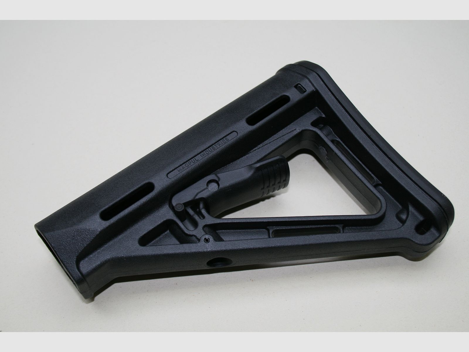 Crosse Magpul MOE Carbine MIL-SPEC Noire, image 1 sur 5