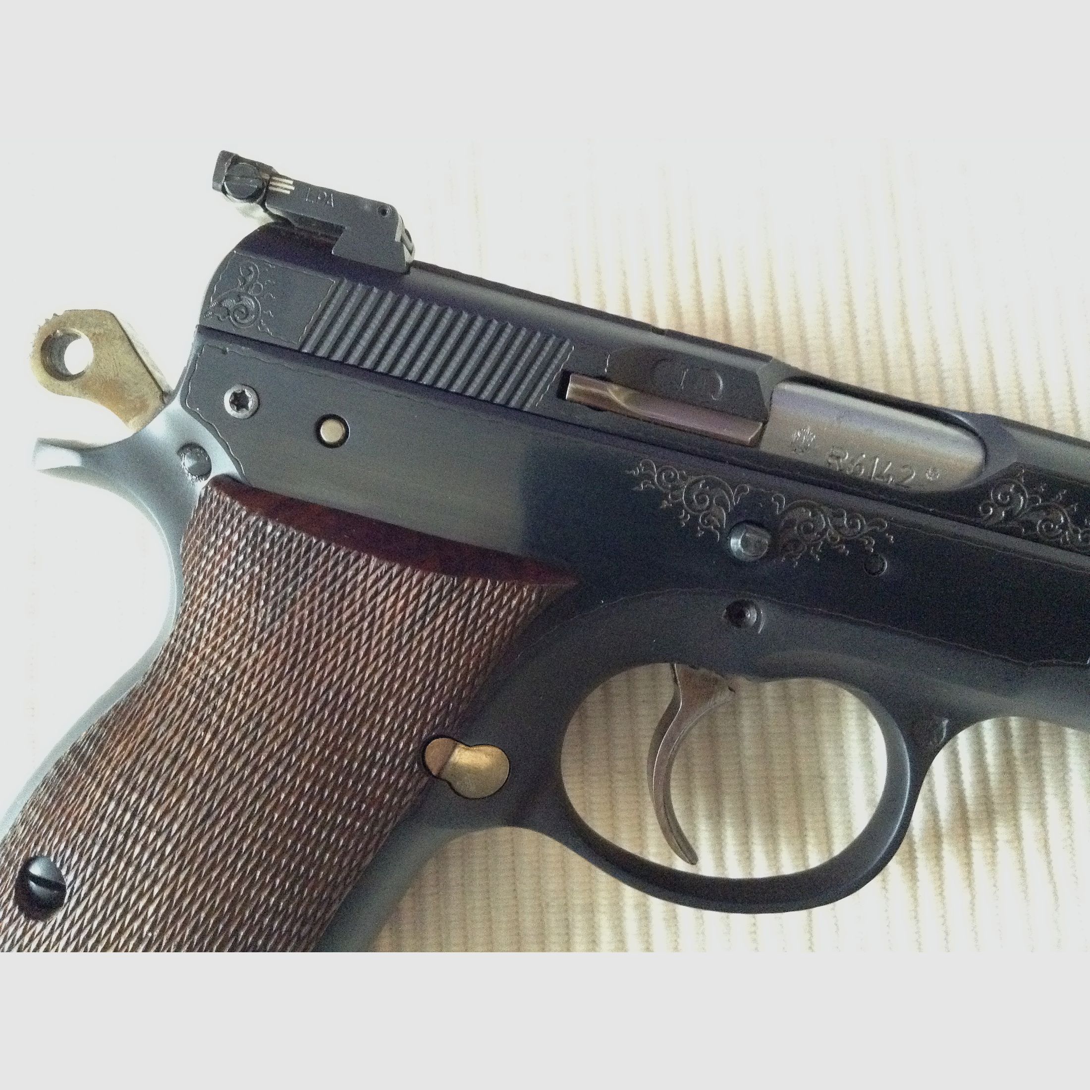 Ha. Pistole Brünner CZ-75 Luxus, Kal. 9mmLuger, aus Sammlung