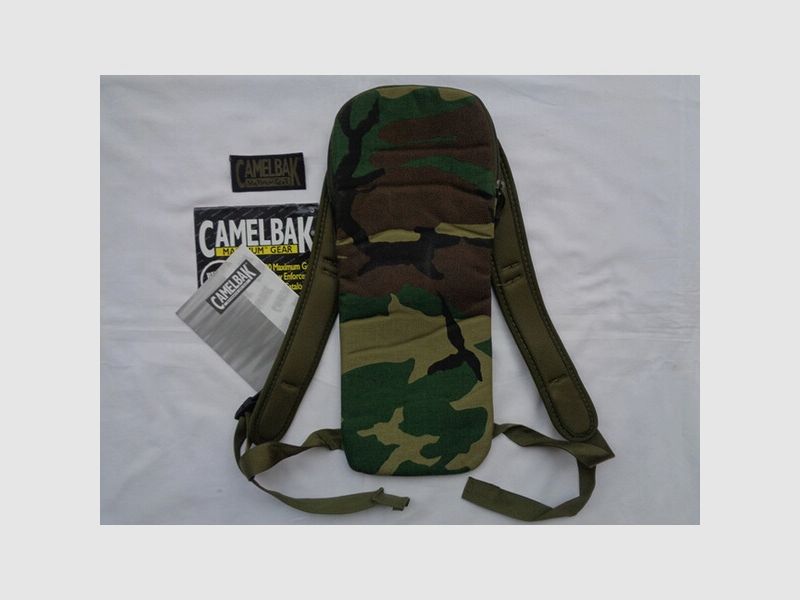 Camelbak Trinkrucksack für 2 Liter Long Neck, Woodland, unbenutzt/neuwertig
